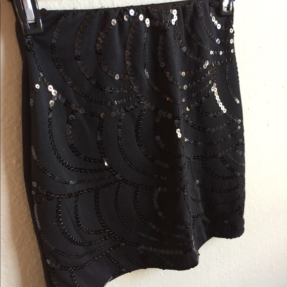 Black Sequined Sparkly Party Bodycon Skirt - Picture 2 of 4